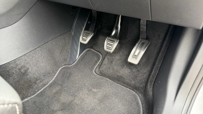 Skoda Karoq 1.5 TSI Sportline Edition 5dr Petrol Estate - Image 51